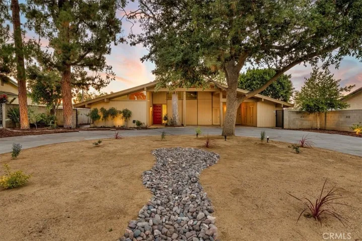 5813 Old Ranch, Riverside, California 92504