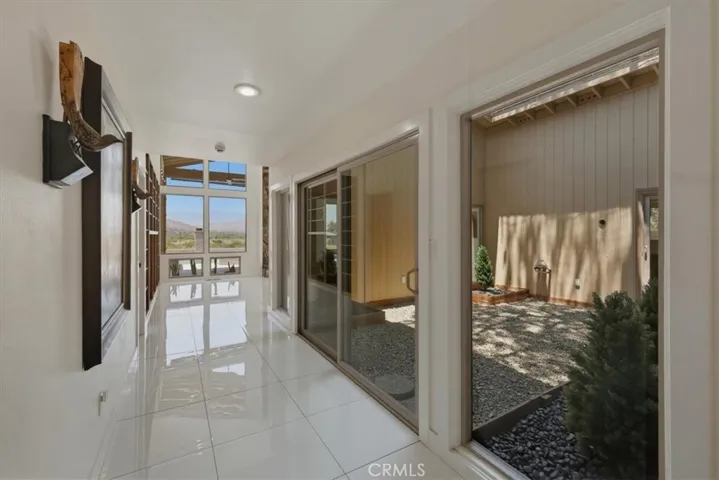 5813 Old Ranch, Riverside, California 92504