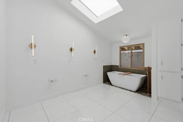 5813 Old Ranch, Riverside, California 92504