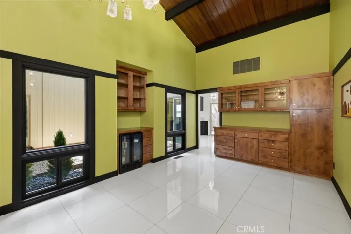 5813 Old Ranch, Riverside, California 92504
