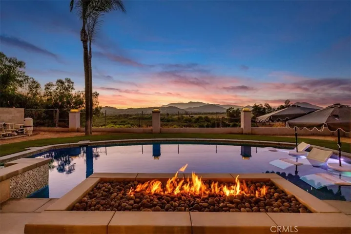5813 Old Ranch, Riverside, California 92504