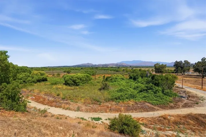 5813 Old Ranch, Riverside, California 92504