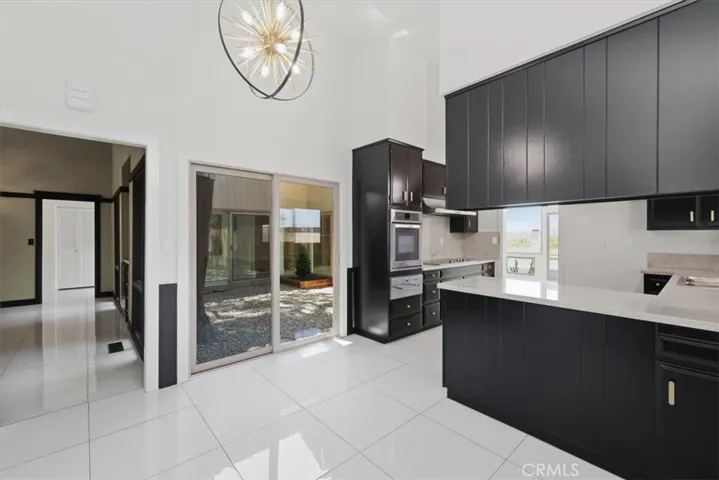 5813 Old Ranch, Riverside, California 92504