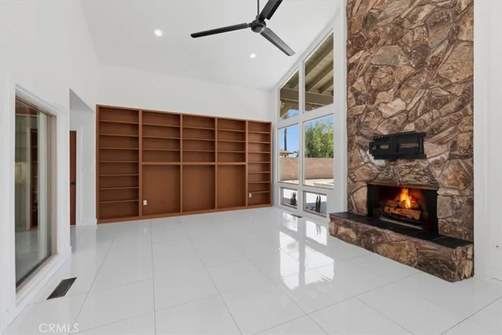 5813 Old Ranch, Riverside, California 92504