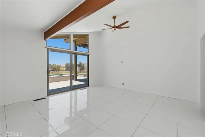 5813 Old Ranch, Riverside, California 92504