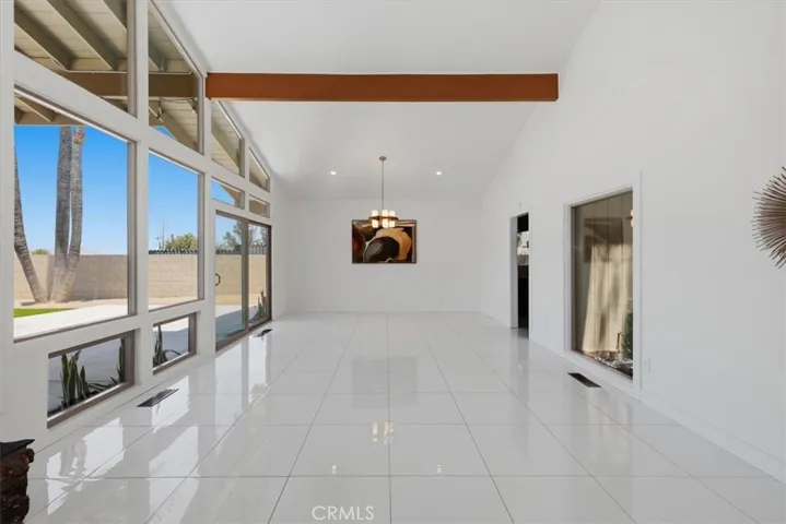 5813 Old Ranch, Riverside, California 92504