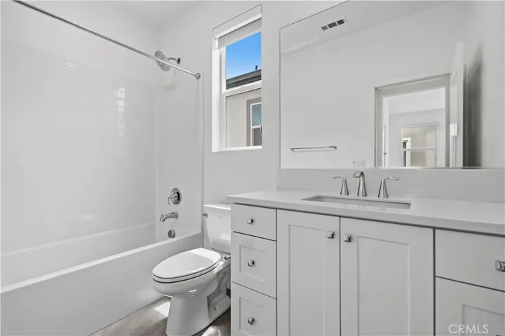 208 Yerba, Irvine, California 92618