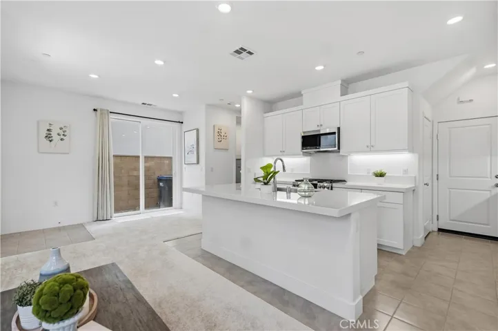 208 Yerba, Irvine, California 92618