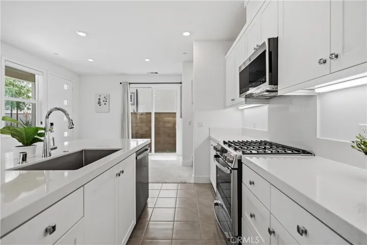 208 Yerba, Irvine, California 92618