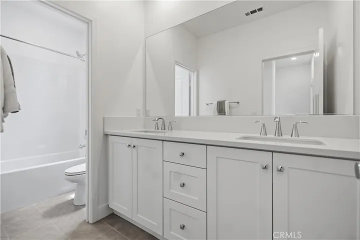 208 Yerba, Irvine, California 92618