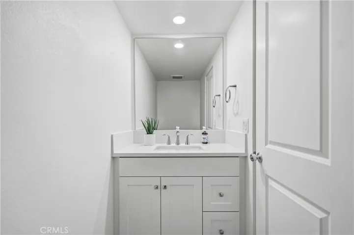 208 Yerba, Irvine, California 92618