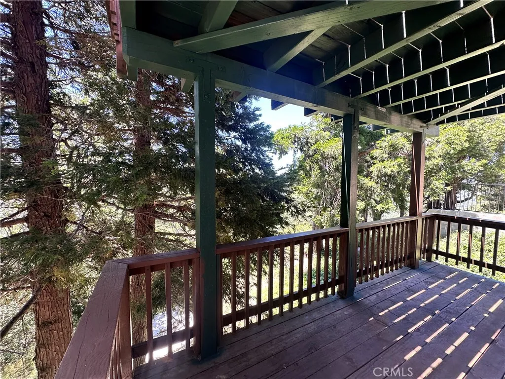 Lower deck