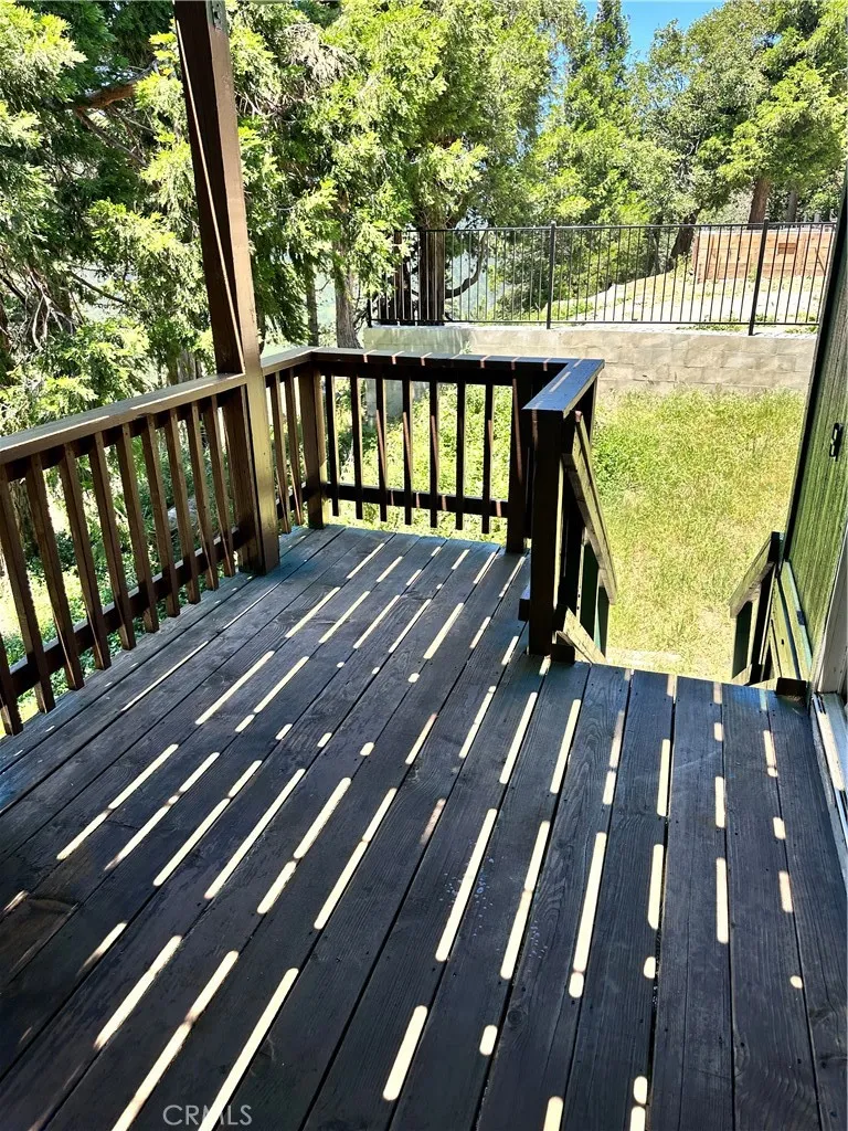Lower deck