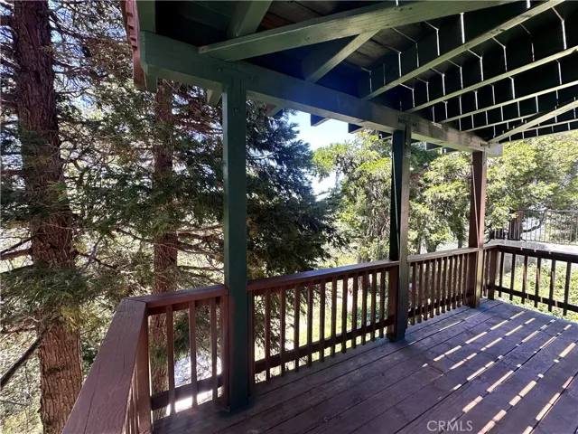 Lower deck