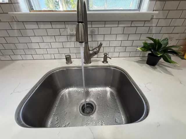 1362 Esser Ave, San Leandro, California 94579