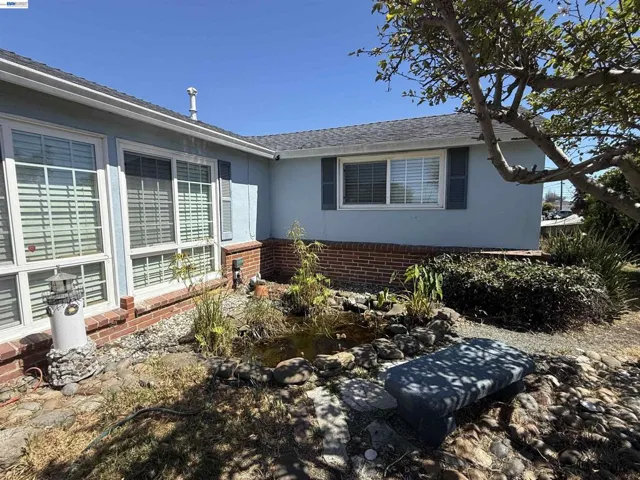 1362 Esser Ave, San Leandro, California 94579