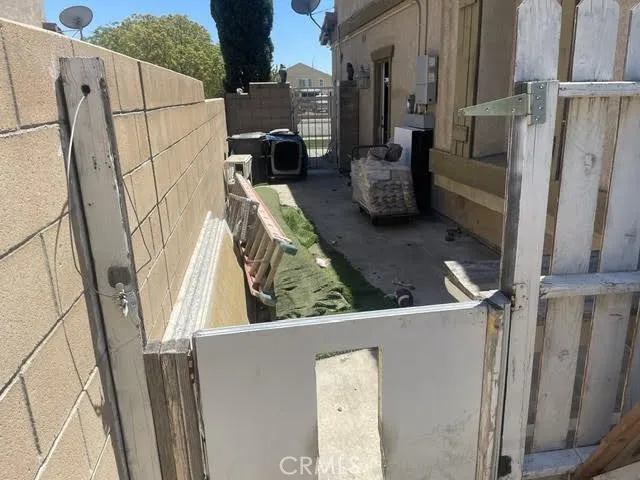 East Side Yard