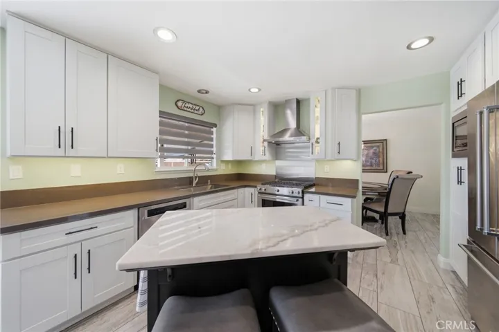 40312 Windsor, Temecula, California 92591