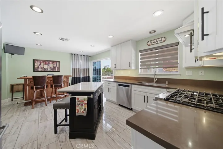 40312 Windsor, Temecula, California 92591