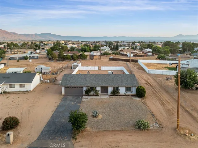 10966 Neola Road, Apple Valley, California 92308