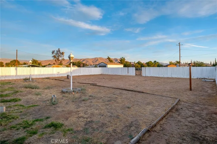 10966 Neola Road, Apple Valley, California 92308