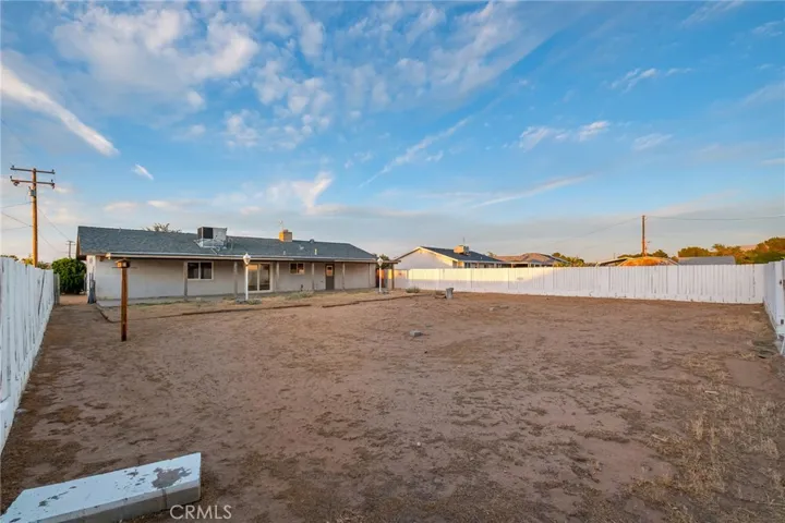 10966 Neola Road, Apple Valley, California 92308