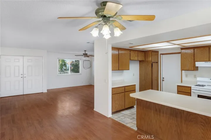 10966 Neola Road, Apple Valley, California 92308
