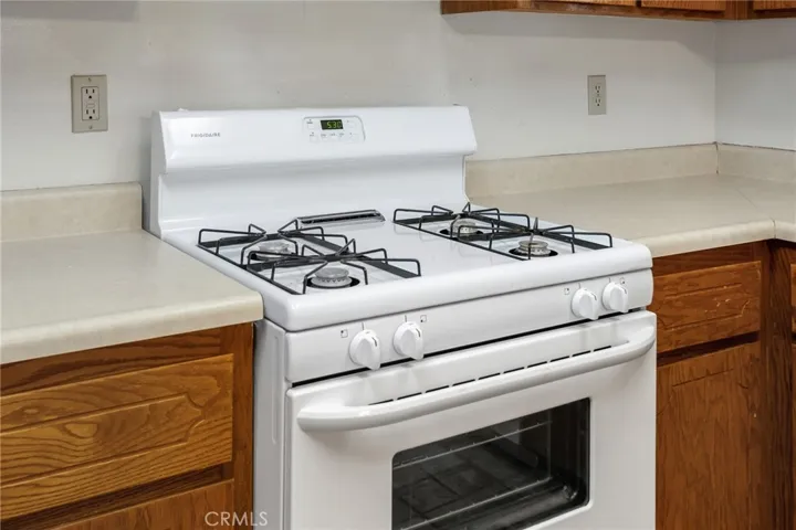 10966 Neola Road, Apple Valley, California 92308