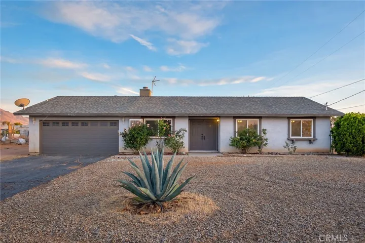 10966 Neola Road, Apple Valley, California 92308