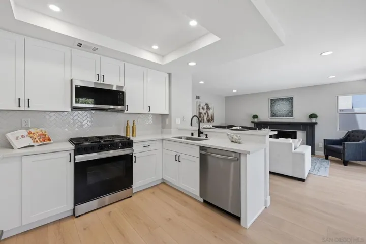 2214 Brookhaven, Vista, California 92081