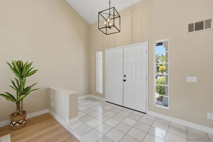 2214 Brookhaven, Vista, California 92081