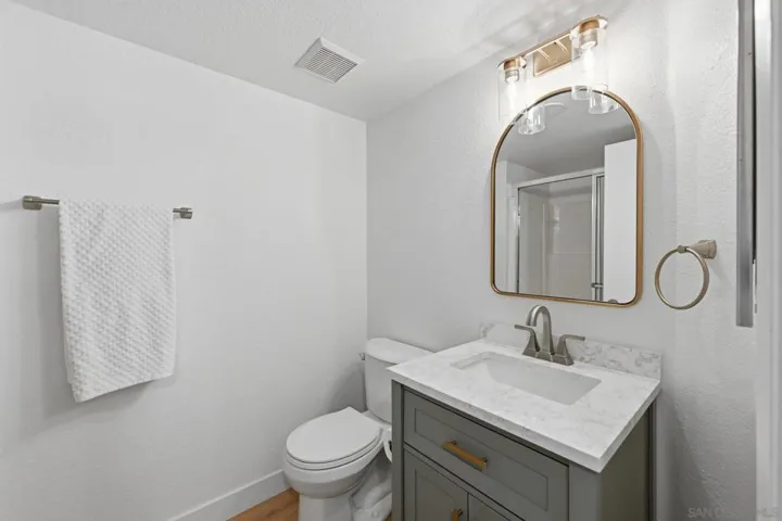 2214 Brookhaven, Vista, California 92081