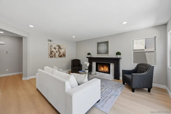 2214 Brookhaven, Vista, California 92081