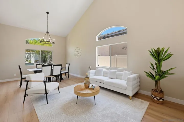 2214 Brookhaven, Vista, California 92081