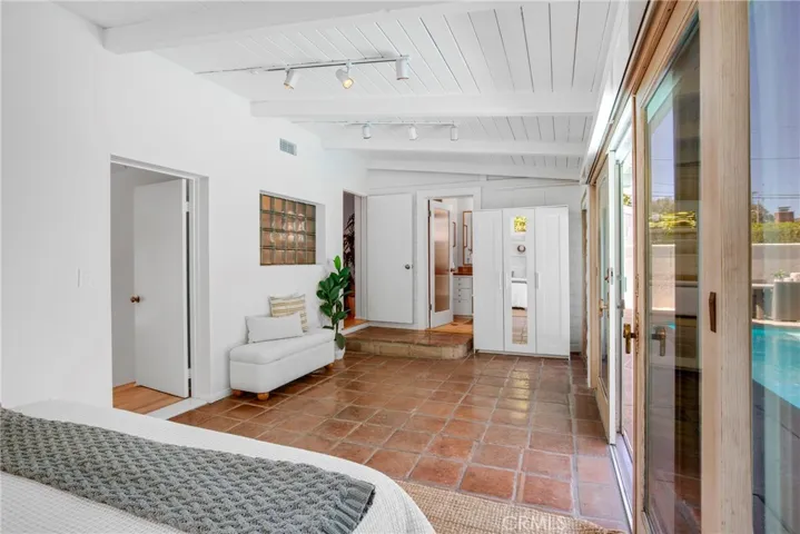 424 S Meadows Ave, Manhattan Beach, California 90266