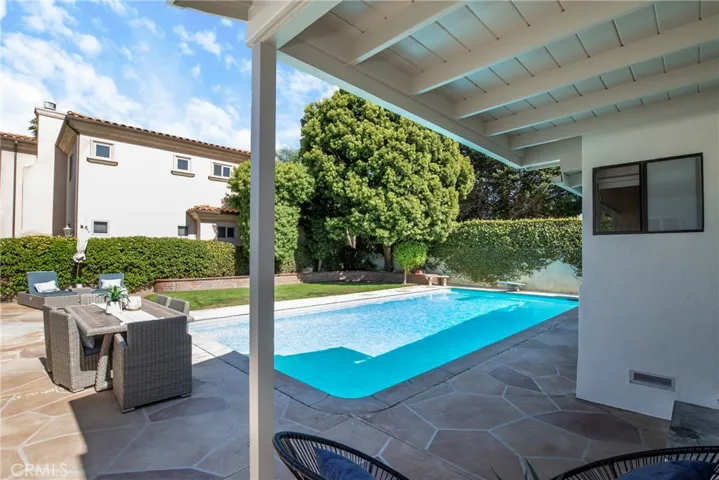 424 S Meadows Ave, Manhattan Beach, California 90266
