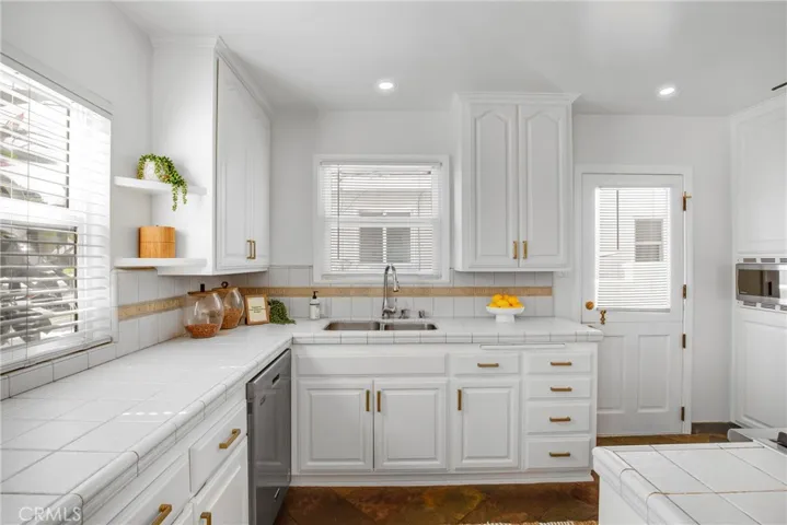 424 S Meadows Ave, Manhattan Beach, California 90266