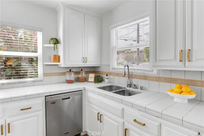 424 S Meadows Ave, Manhattan Beach, California 90266