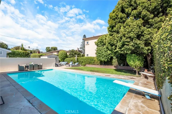 424 S Meadows Ave, Manhattan Beach, California 90266