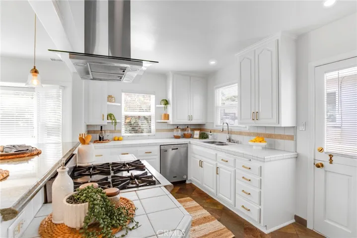 424 S Meadows Ave, Manhattan Beach, California 90266