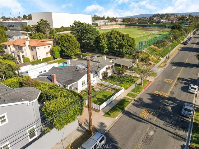 424 S Meadows Ave, Manhattan Beach, California 90266