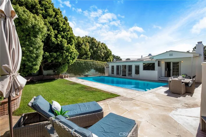 424 S Meadows Ave, Manhattan Beach, California 90266