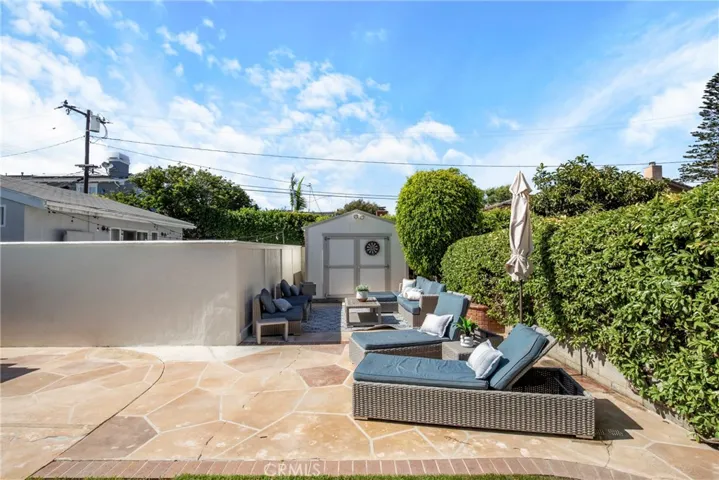 424 S Meadows Ave, Manhattan Beach, California 90266