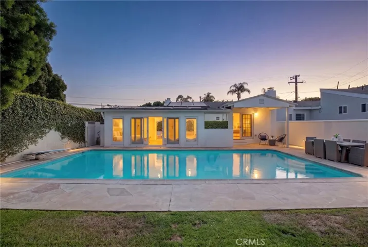 424 S Meadows Ave, Manhattan Beach, California 90266
