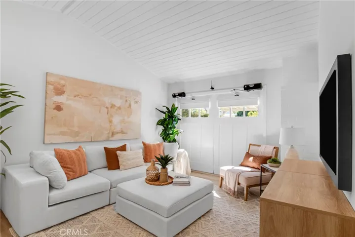 424 S Meadows Ave, Manhattan Beach, California 90266