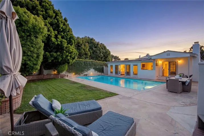 424 S Meadows Ave, Manhattan Beach, California 90266