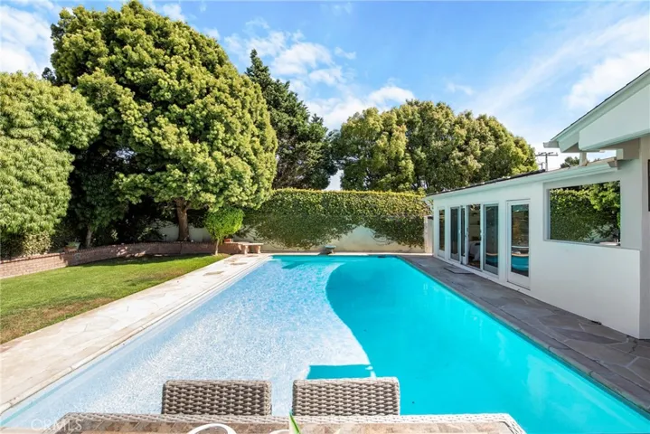 424 S Meadows Ave, Manhattan Beach, California 90266