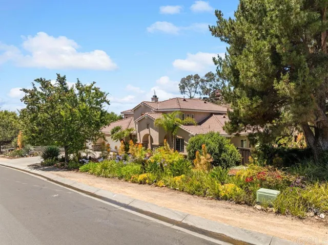 2494 San Clemente Avenue, Vista, California 92084