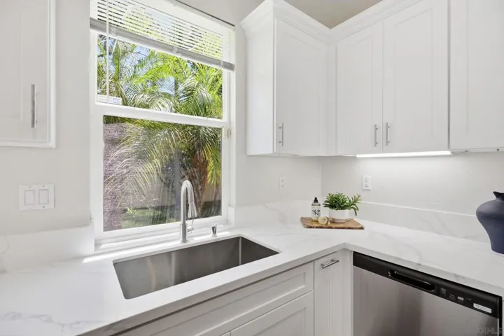 7385 Healis Pl, San Diego, California 92129