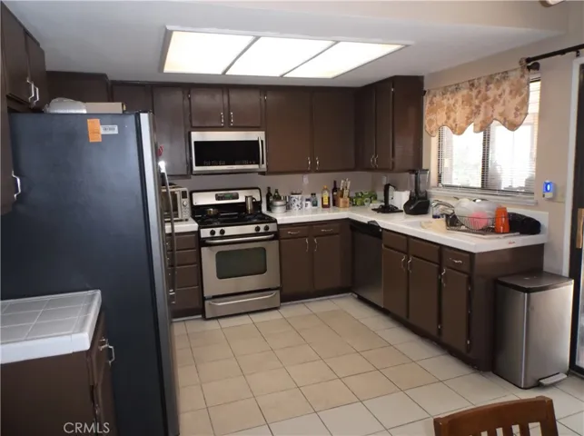 43341 27th W. Street W, Lancaster, California 93536
